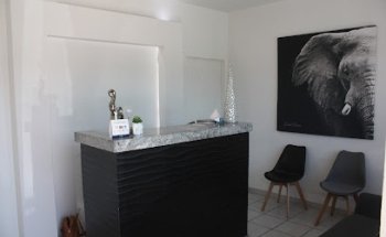 Dental Dr.Ubaldo Cuadras - Dentistry - Veneers & Implants