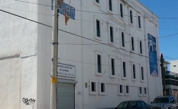 UMAN Clínica Dental y Escuela de Odontología y Posgrado