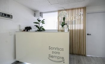 Adenta Clínicas Dentales