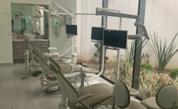 Althaia Dr Jonathan Balderas - Dentista