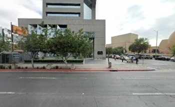 Dr. Roberto Villafaña