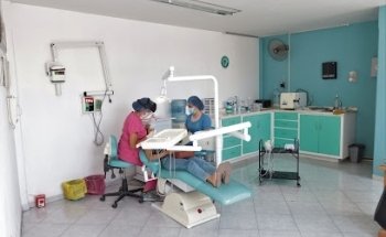 Dentista Dra Karina González Azuara