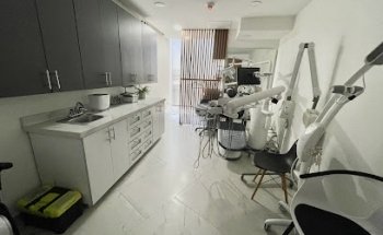 Dra Ana Plascencia Odontología estética