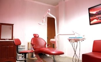 Clínica de Especialidades Dentales CLIDES