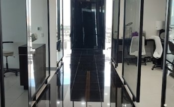 Grupo Dental Cumbre (Implantes dentales)