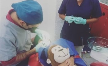 Especialistas Dentales Garda