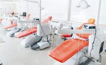 ESTUDENT BRACKETS / UNIVERSUM DENTAL