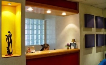 Centro de Cirugía Bucal y Maxilofacial / Implantes Dentales