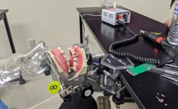 Especialista en periodoncia e implantología Dr. Jesus Méndez