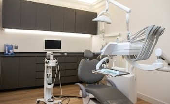 Clínica Aviñó Mira