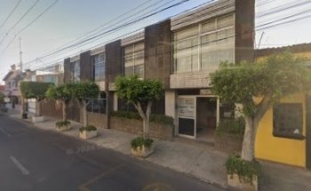 ORTODONCIA Y ODONTOLOGIA ESTETICA MO Kissy E Navarro Pimienta