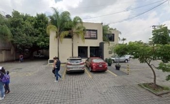 Clinica de Periodoncia e Implantes Dentales Especialidades Medicas Chapalita