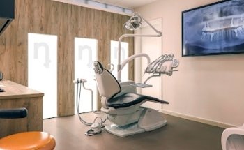 Policlínicas Nacar Dental (Sector Las Fuentes)