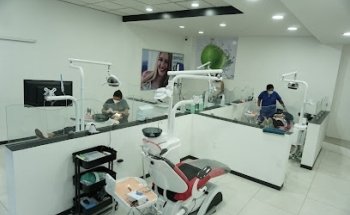 Brackets Av. Universidad