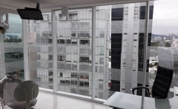 Consultorio Dental Dr. Raul Fernandez 1605