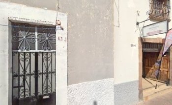 Vazquez Landaverde Luis Andrés. Clínica Dental y de Especialidades.