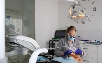 CLÍNICA DENTAL LOYOLA
