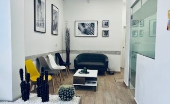 CH CLÍNICA (Odontología y Podología)