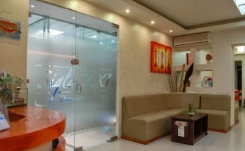 Dentistas a Clinica Dental Siglo XXl