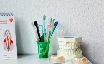 Centro Médico Dental Santa Justa S.L.