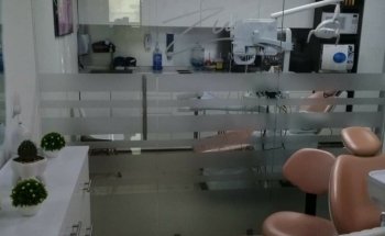 ZUN CLINIK. Clínica de Especialidades Dentales