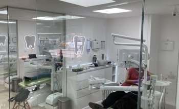 ZUN CLINIK. Clínica de Especialidades Dentales