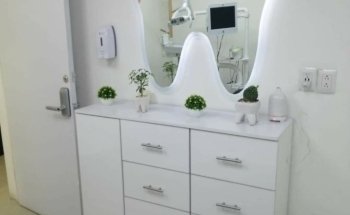 ZUN CLINIK. Clínica de Especialidades Dentales