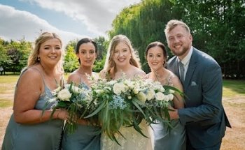 Anna Page - Vibrant Beauty