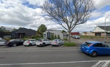 Glenn Kirk Oral Surgeon Ltd