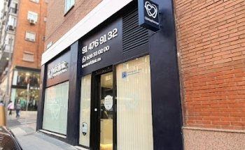 Clínica dental en Madrid vfclinic, especialistas en implantes, ortodoncia y estética dental