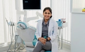 Dr.Christina, Orthodontist