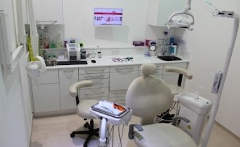 Smile Tech Dental & Implant Centre