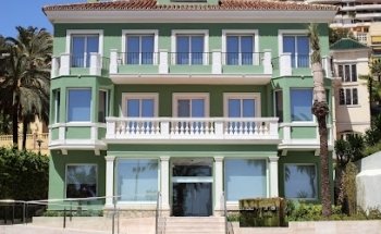 Dental Clinic Aviles and Roman - Dentist Malaga