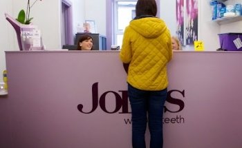 Laura Jones Dental & Implant Clinic
