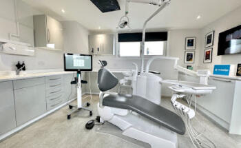 Dr Amir Nazim - Aesthetic Dentistry