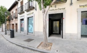 Clínica Dental Navalcarnero- Implantostetic