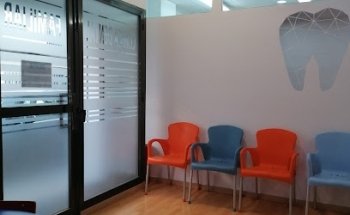 CLÍNICA DENTAL FAMILIAR URGENCIAS 24 HORAS