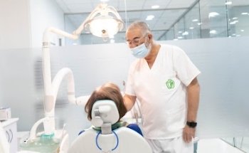 Clínica Dental Dr. Toledo