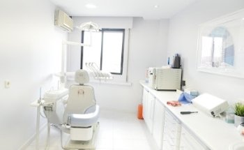 Clínica Dental Úzquiza Dental