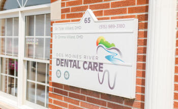 Des Moines River Dental Care: Dr. Tyler Villiard, Dr. Emma Villiard