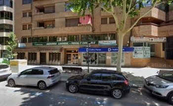 Clínica Dental Dra. Elena Quílez Parreño, C.B.