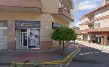 CLÍNICA DENTAL MASQUEFA | dentadura fijada con implantes dentales en Masquefa
