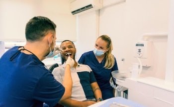 Clínica Dental Tuset