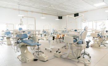 Clínica Universitaria ADEMA