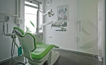 Suraña González Odontólogos Clínica dental. Implantología dental en San Fernando