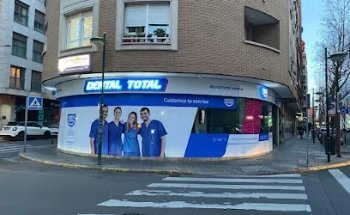 Dental Total - Clínica dental en Cuidad Real. Todas las especialidades. Más de 20 años de experiencia.