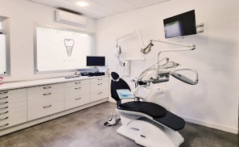 Dentista en Alcorcón Clínica Dental Rivera Odontólogos implantología Periodoncia