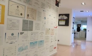 Enric Pintado - Clínica Dental en Manresa | Implantes Dentales | Carillas Dentales | Ortodoncia