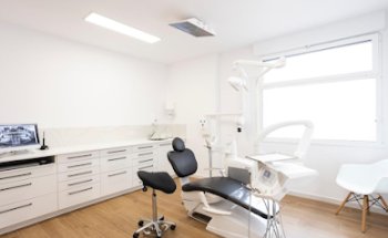 Clínica Dental Anguis & Carrascosa