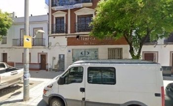 Clínica Dental en los Palacios | Dr. Israel Ortiz